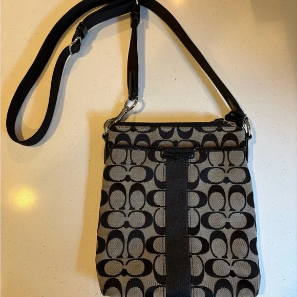 Coach black/grey crossbody - Picture 1 of 8